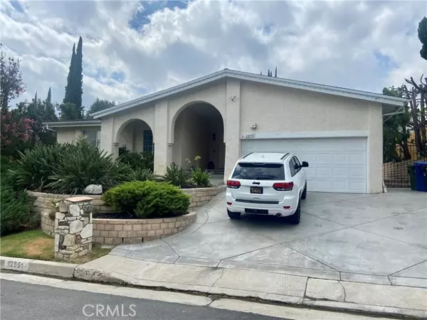 12551 Henzie, Granada Hills (los Angeles), CA 91344