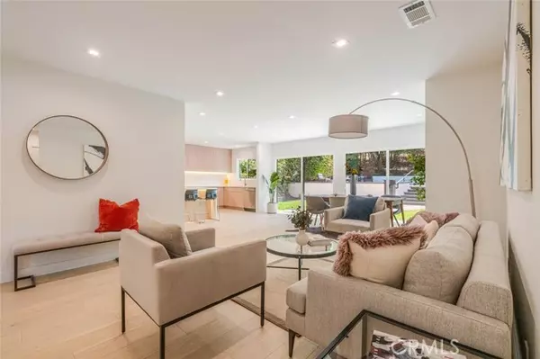 22218 San Miguel Street, Woodland Hills (los Angeles), CA 91364