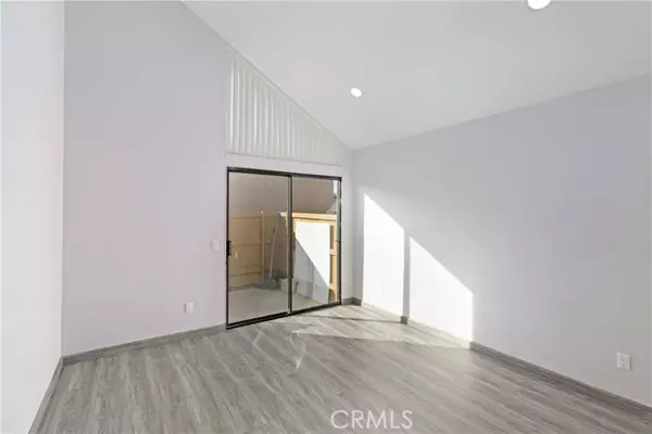 Upland, CA 91786,435 W 9th #F5