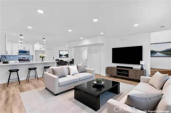 Woodland Hills (los Angeles), CA 91367,20302 oxnard