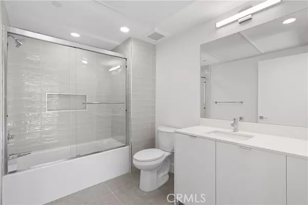 Studio City (los Angeles), CA 91604,12078 Guerin Street #103