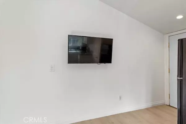 Woodland Hills (los Angeles), CA 91367,5718 Comanche Avenue