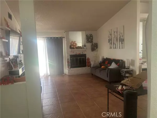 Palmdale, CA 93550,37121 Casa Grande
