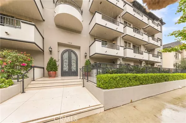 Toluca Lake (los Angeles), CA 91602,11218 Camarillo Street #404