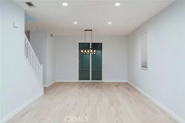 Saugus (santa Clarita), CA 91350,20007 Holly Dr.