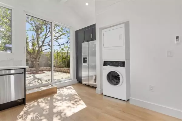 Northridge (los Angeles), CA 91324,8360 N Vanalden Avenue