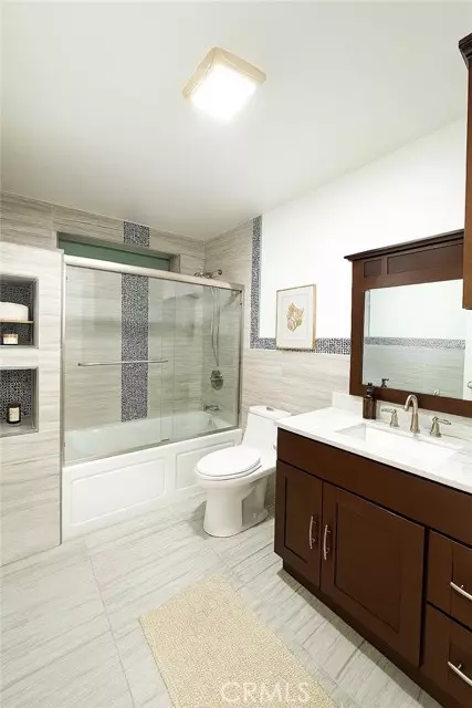 Los Angeles, CA 90032,4215 Portola