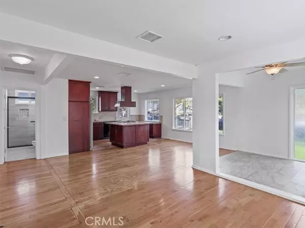 Canoga Park (los Angeles), CA 91304,7767 Independence Avenue