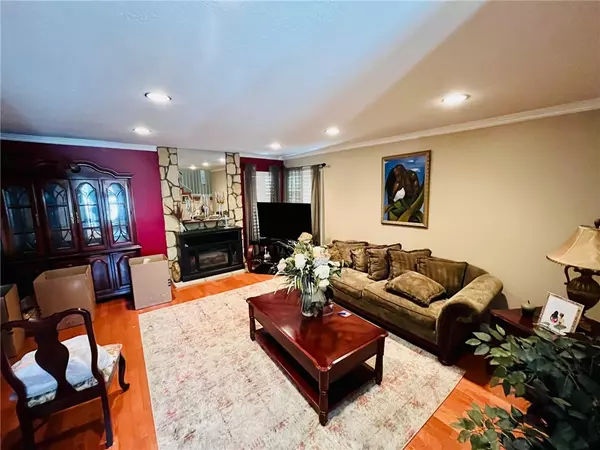 Saugus (santa Clarita), CA 91350,21945 Centurion