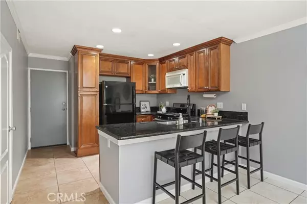 Newhall (santa Clarita), CA 91321,23542 Newhall Avenue #5