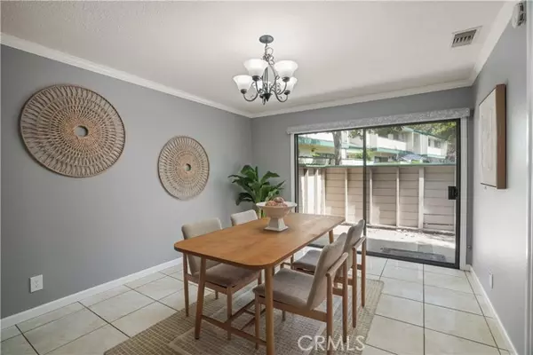 Newhall (santa Clarita), CA 91321,23542 Newhall Avenue #5