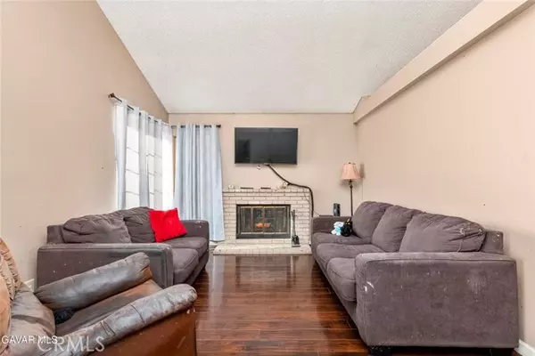 Palmdale, CA 93552,4937 Sunburst