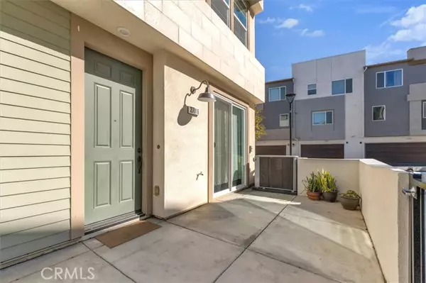 Valencia (santa Clarita), CA 91355,27116 Valley Oak Place