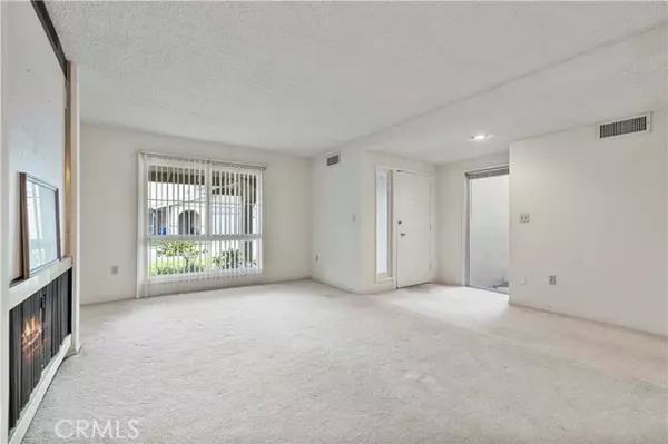 Newhall (santa Clarita), CA 91321,26838 Avenue Of The Oaks #C