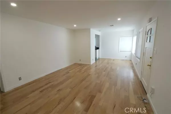 Tarzana (los Angeles), CA 91335,19103 Erwin Street