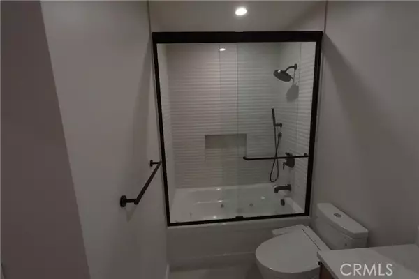 Tarzana (los Angeles), CA 91335,19103 Erwin Street