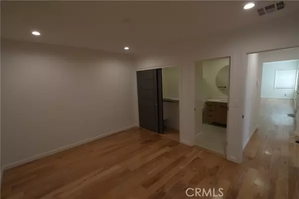 Tarzana (los Angeles), CA 91335,19103 Erwin Street