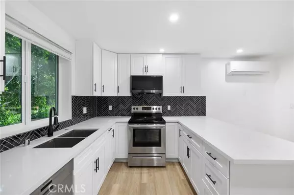 Encino (los Angeles), CA 91316,17000 Burbank Boulevard #101