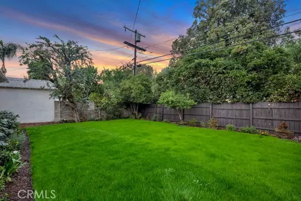 Woodland Hills (los Angeles), CA 91364,22051 San Miguel