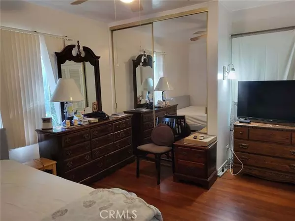 Panorama City (los Angeles), CA 91402,14125 Burton Street