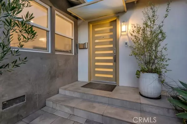 Sherman Oaks, CA 91423,4716 Tyrone Avenue