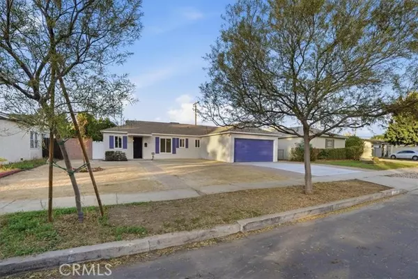 17751 Blythe Street, Reseda (los Angeles), CA 91335