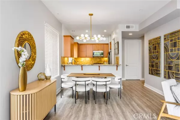 Studio City (los Angeles), CA 91604,11851 Laurelwood Drive #102