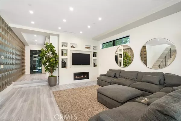 Encino (los Angeles), CA 91316,5032 Hesperia Avenue