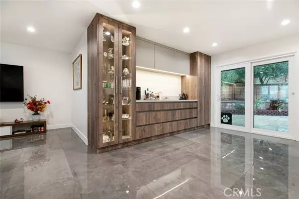 Granada Hills (los Angeles), CA 91344,17155 Barneston