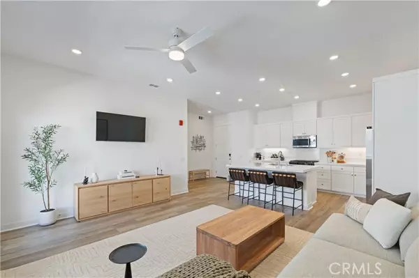 27227 Diamond Peak Lane #301, Valencia (santa Clarita), CA 91381