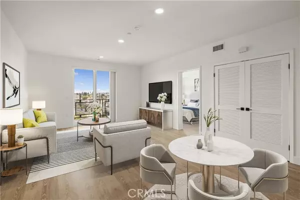 North Hollywood (los Angeles), CA 91606,11714 Archwood Street #201