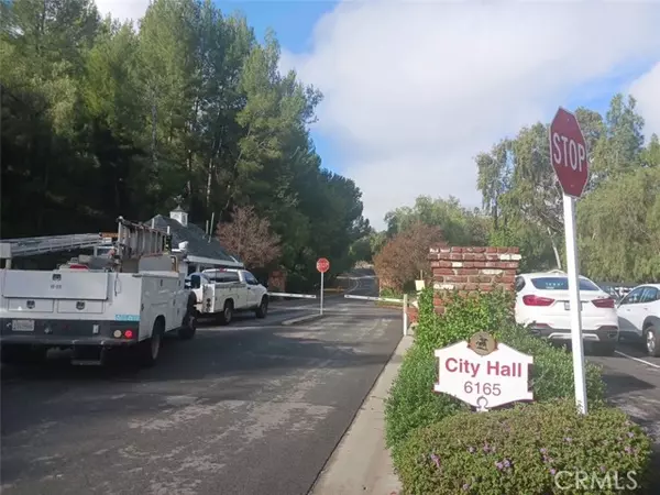 Woodland Hills (los Angeles), CA 91367,24334 CRESTLAWN Street