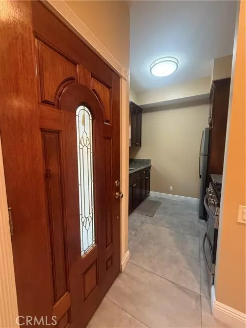 Van Nuys (los Angeles), CA 91401,14256 Victory Boulevard #3