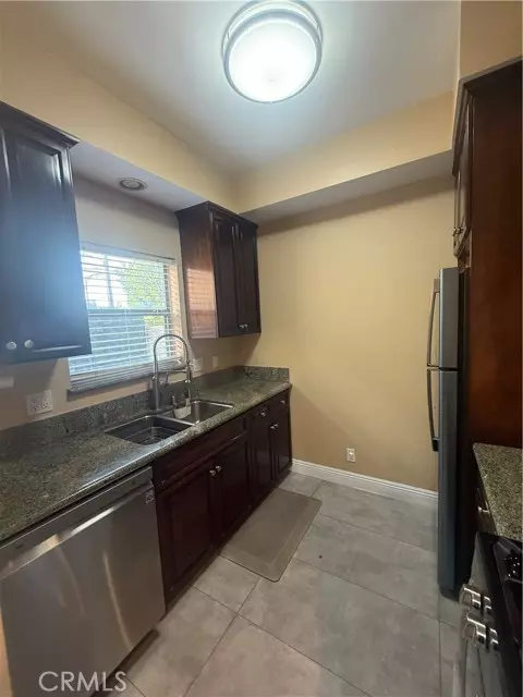 Van Nuys (los Angeles), CA 91401,14256 Victory Boulevard #3