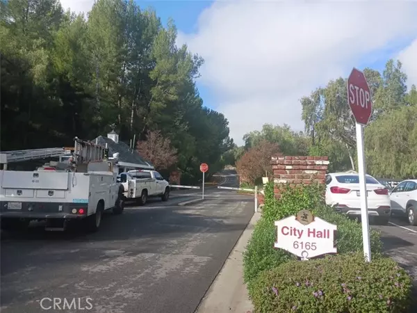 Woodland Hills (los Angeles), CA 91367,24334 CRESTLAWN Street