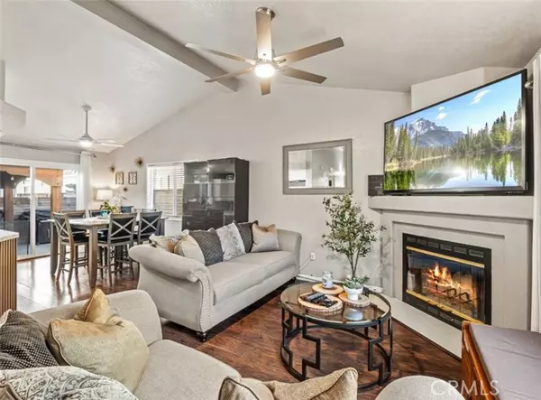 Canyon Country (santa Clarita), CA 91351,27807 Sunrise