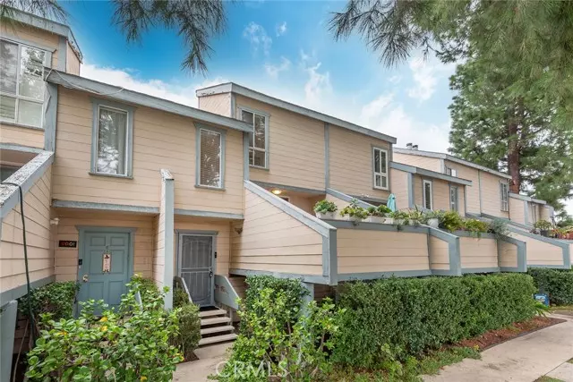 Chatsworth (los Angeles), CA 91311,9901 Independence Avenue #D