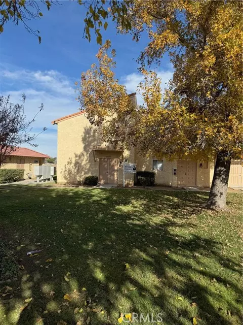Lancaster, CA 93535,43621 Stanridge