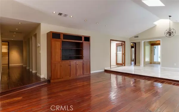 Valencia (santa Clarita), CA 91355,24345 Taranto