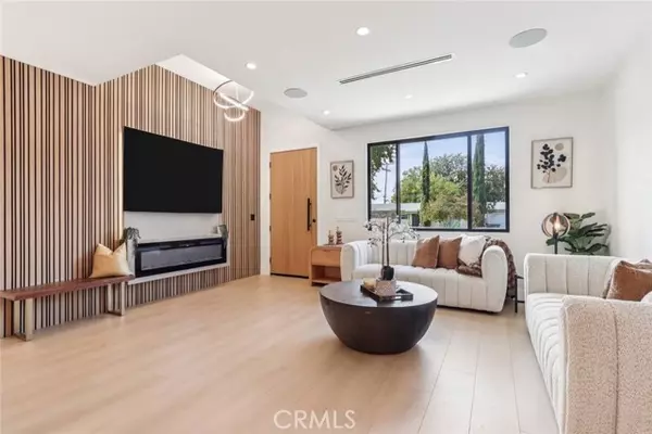 North Hollywood (los Angeles), CA 91605,8006 Lloyd Avenue