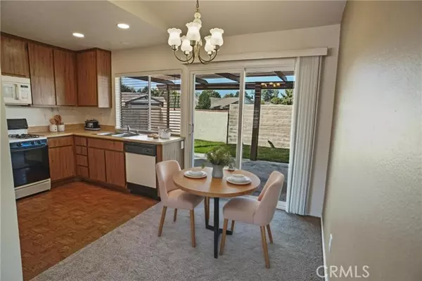 Valencia (santa Clarita), CA 91355,25585 Palma Alta