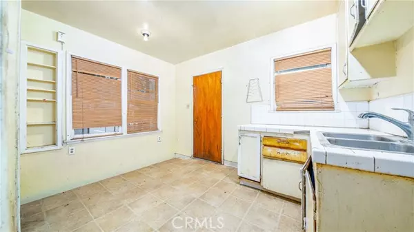 North Hollywood (los Angeles), CA 91605,7856 Lemp Avenue