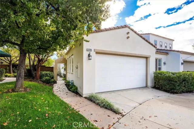 Valencia (santa Clarita), CA 91354,23705 Western Cedar Court