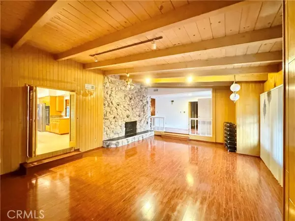 North Hills (los Angeles), CA 91343,15909 Vincennes Street