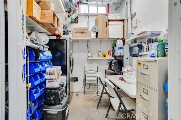 Pacoima (los Angeles), CA 91331,10615 San Fernando Road