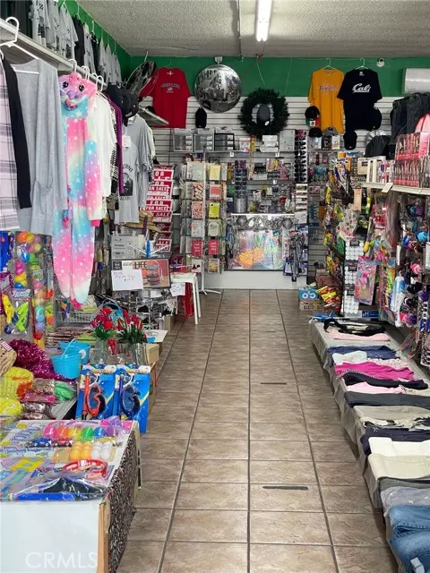 Pacoima (los Angeles), CA 91331,13663 Van Nuys Boulevard