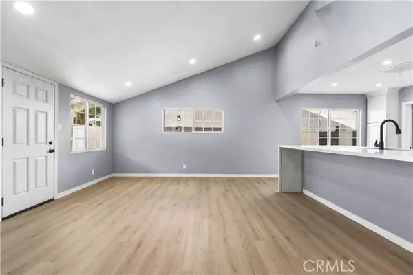 Valley Village, CA 91607,5651 Radford