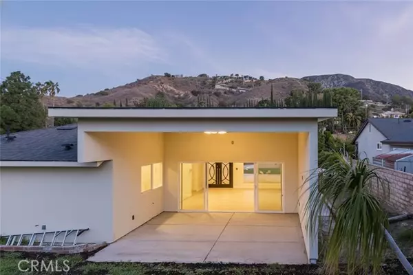 Sunland (los Angeles), CA 91040,8042 Ellenbogen Street