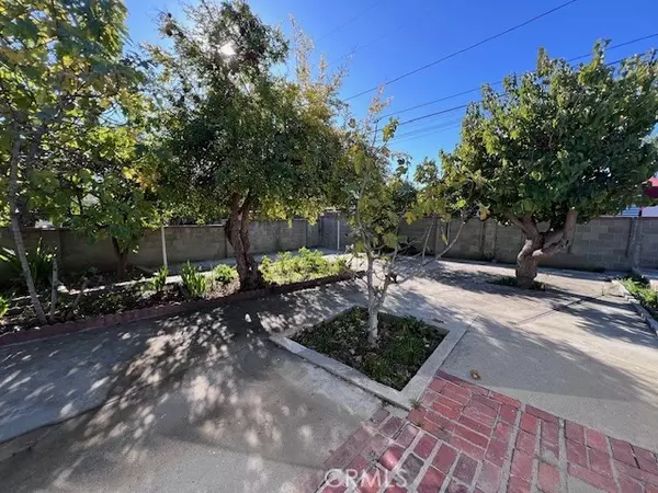 8831 Murietta, Panorama City (los Angeles), CA 91402