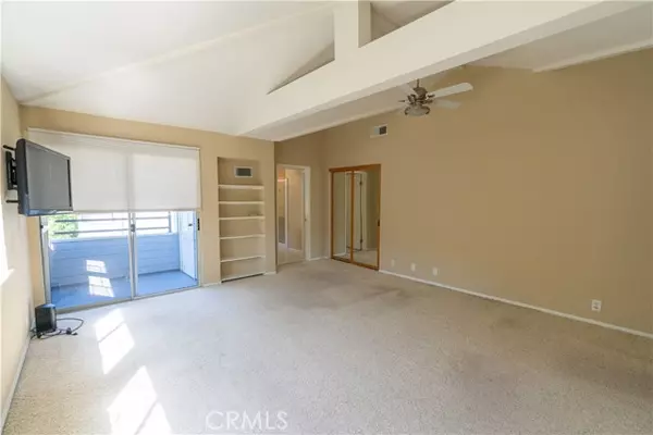 Woodland Hills (los Angeles), CA 91364,23169 Mulholland #3